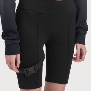 1017 ALYX 9sm Rollercoaster Buckle Bike Shorts